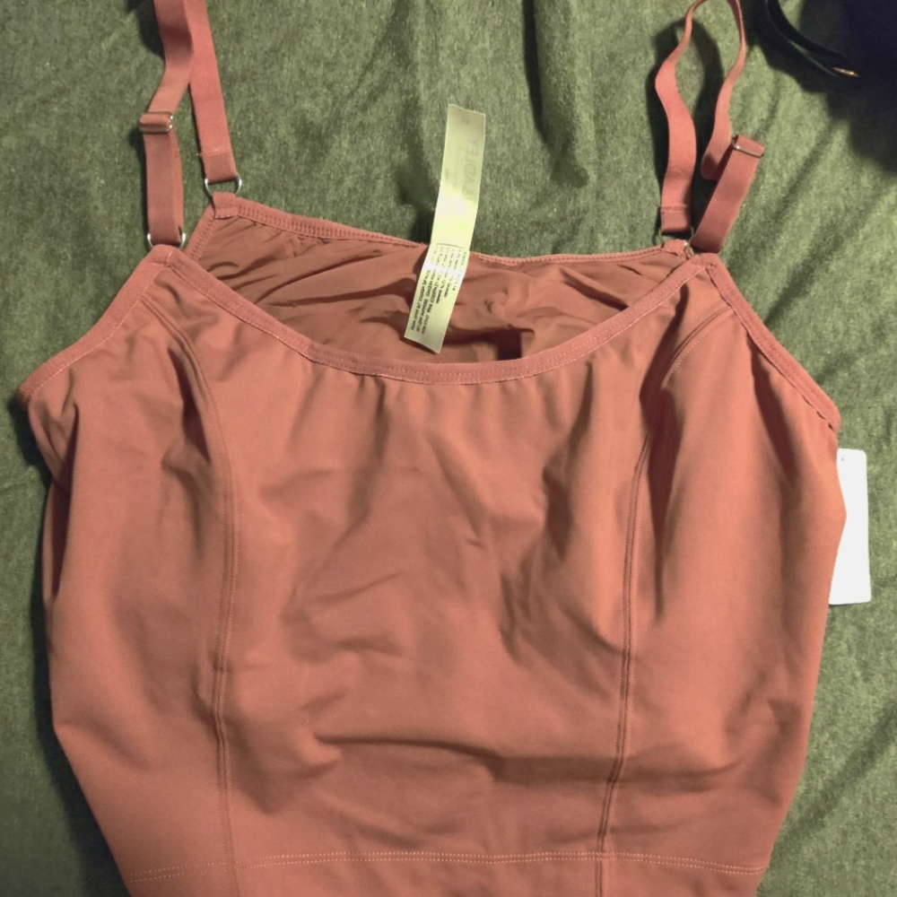 Davin and Adley Amelia Pumping & Nursing Crop Cami 1x